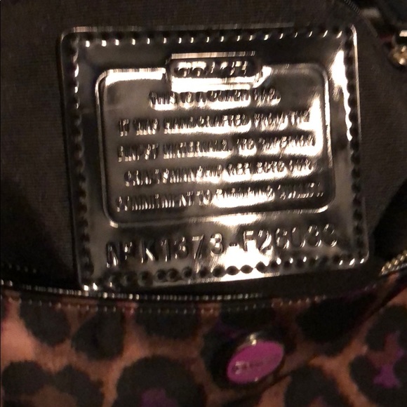 Animal print silky smooth coach shoulder bag - Picture 3 of 6